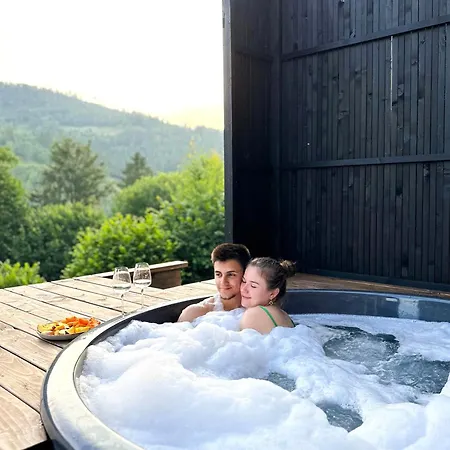 Vakantiehuis Mirest - в горах із чаном-джакузі Slavske